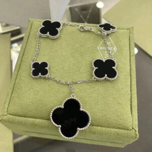 MAGIC CLOVER 5 MOTIFS  ONYX BRACELET SIVLER